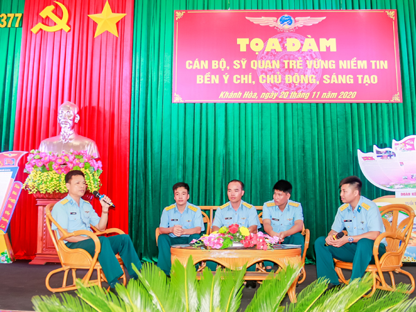 Sư đoàn 377 tổ chức Tọa đàm “Cán bộ, sĩ quan trẻ vững niềm tin, bền ý chí, chủ động, sáng tạo”