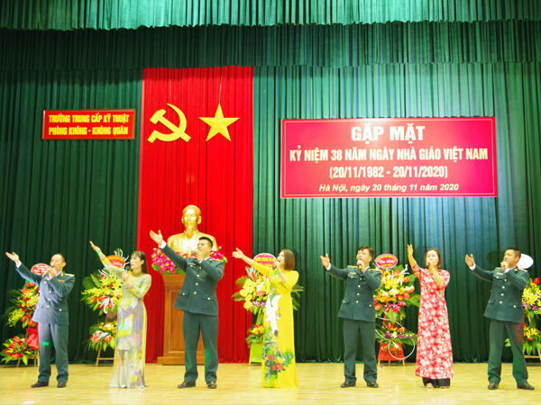 Các học viện, nhà trường trong Quân chủng Phòng không - Không quân kỷ niệm Ngày Nhà giáo Việt Nam 20-11