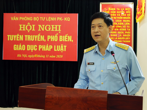 Văn phòng Bộ Tư lệnh PK-KQ tuyên truyền, phổ biến, giáo dục pháp luật cho cán bộ, nhân viên, chiến sĩ