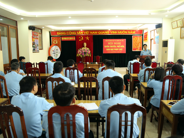 Văn phòng Bộ Tư lệnh PK-KQ tuyên truyền, phổ biến, giáo dục pháp luật cho cán bộ, nhân viên, chiến sĩ