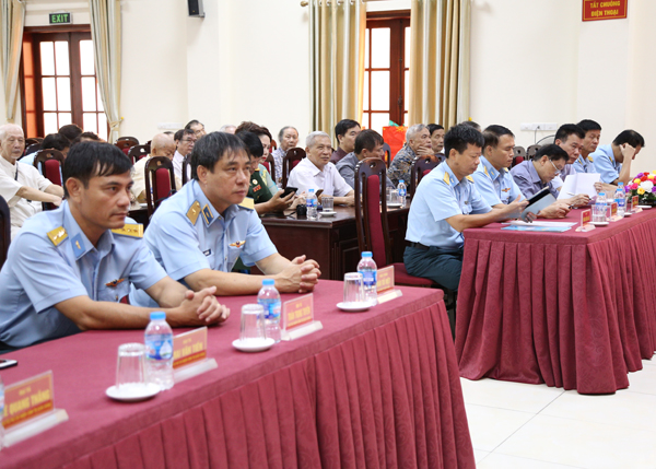 Gặp mặt kỷ niệm 55 năm Báo Phòng không-Không quân ra số đầu tiên