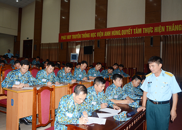 Khai mạc Diễn tập chỉ huy - tham mưu kíp chiến đấu sở chỉ huy trung đoàn ra đa năm 2020