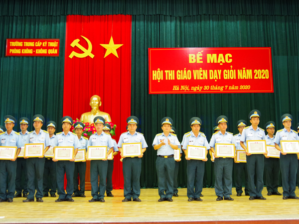 Trường Trung cấp Kỹ thuật Phòng không - Không quân tổ chức Hội thi Giáo viên dạy giỏi năm 2020