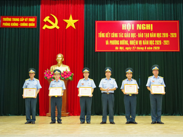 Trường Trung cấp Kỹ thuật PK-KQ tổng kết công tác giáo dục - đào tạo năm học 2019-2020