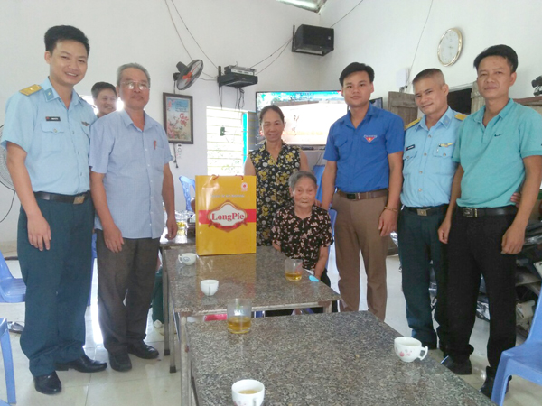 Trung đoàn 64 giữ vững thế trận lòng dân