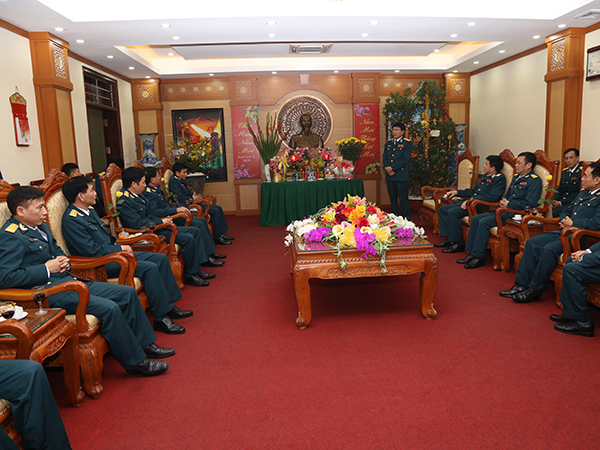 Thủ trưởng Bộ Tư lệnh Quân chủng Phòng không - Không quân chúc Tết các cơ quan, đơn vị trong Quân chủng