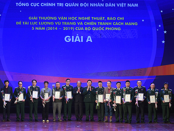 Trao giải thưởng tác phẩm văn học nghệ thuật, báo chí đề tài lực lượng và cách mạng 5 năm (2014 - 2019)