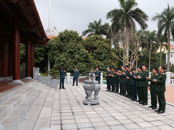Tăng cường mối quan hệ đoàn kết, gắn bó giữa các Tổ chức Công đoàn Khối II