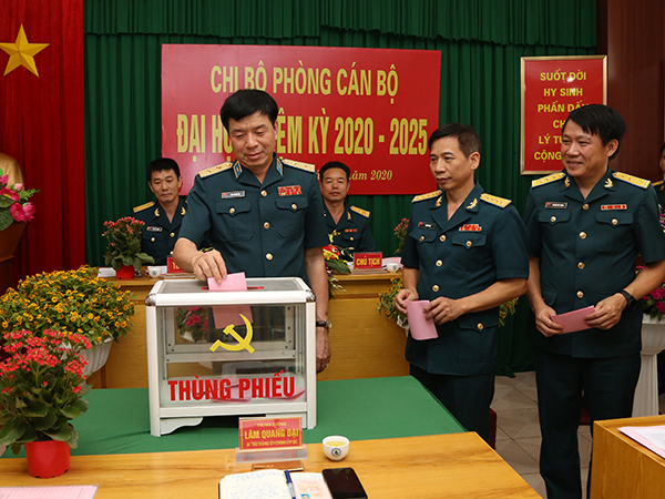 Chi bộ Phòng Cán bộ, Cục Chính trị Quân chủng Phòng không-Không quân tổ chức Đại hội nhiệm kỳ 2020-2025