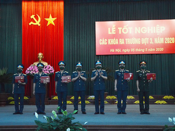 Học viện Phòng không - Không quân tổ chức lễ tốt nghiệp các khóa ra trường đợt 3, năm 2020