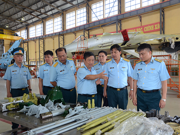 Quân chủng Phòng không-Không quân kiểm tra kết quả thực hiện nhiệm vụ 6 tháng đầu năm 2020 tại Nhà máy A32