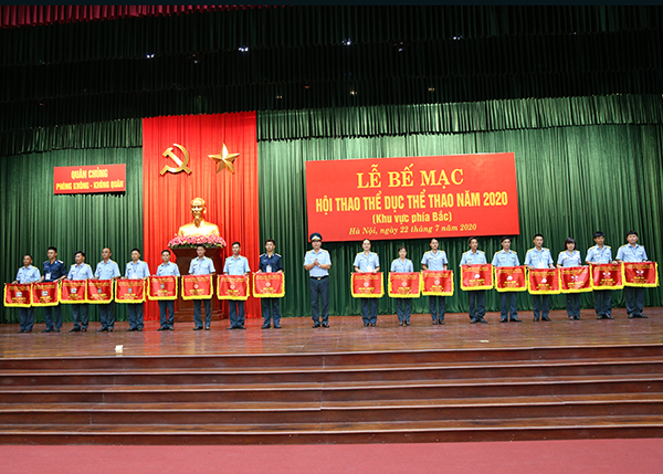 Bế mạc Hội thao TDTT Quân chủng PK-KQ năm 2020 khu vực phía Bắc