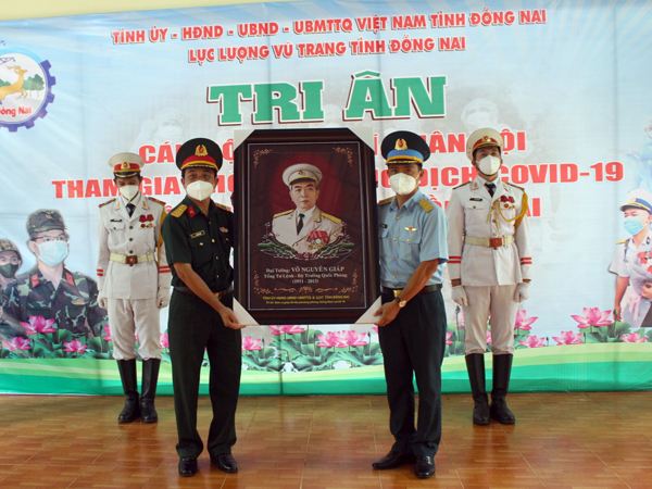 Các đơn vị của Quân chủng Phòng không - Không quân khu vực phía Nam hoàn thành xuất sắc nhiệm vụ hỗ trợ tỉnh Đồng Nai chống dịch