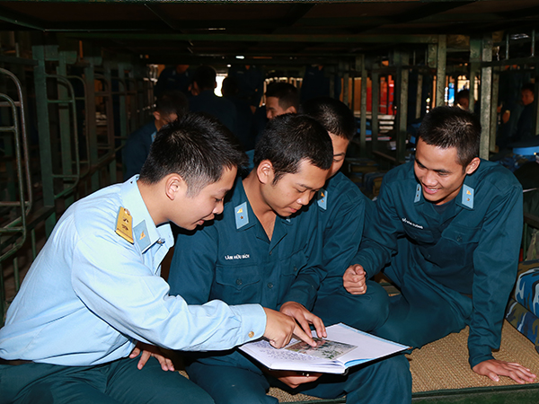 Nâng cao chất lượng đội ngũ chính trị viên đại đội ở Quân chủng Phòng không-Không quân