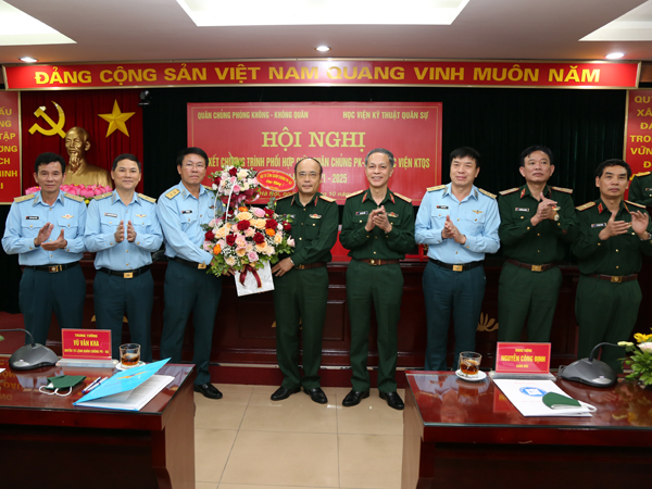 Quân chủng Phòng không - Không quân và Học viện Kỹ thuật Quân sự ký kết chương trình phối hợp giai đoạn 2021-2025