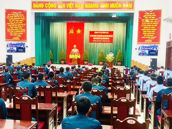 Sư đoàn 375 tổ chức Lớp bồi dưỡng lý luận chính trị cho Đảng viên mới và đối tượng kết nạp Đảng năm 2021
