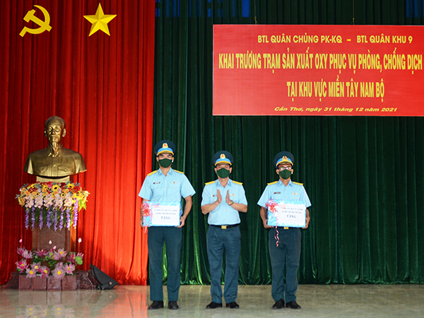 Quân chủng Phòng không - Không quân khai trương trạm sản xuất oxy lưu động phòng, chống dịch COVID-19 tại khu vực miền Tây Nam bộ