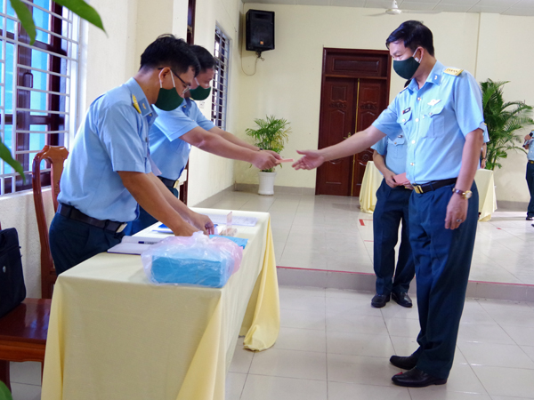 Cử tri Quân chủng Phòng không - Không quân tham gia bầu cử đại biểu Quốc hội khóa XV và đại biểu Hội đồng nhân dân các cấp nhiệm kỳ 2021-2026
