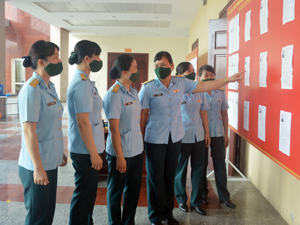 Cử tri Quân chủng Phòng không - Không quân tham gia bầu cử đại biểu Quốc hội khóa XV và đại biểu Hội đồng nhân dân các cấp nhiệm kỳ 2021-2026