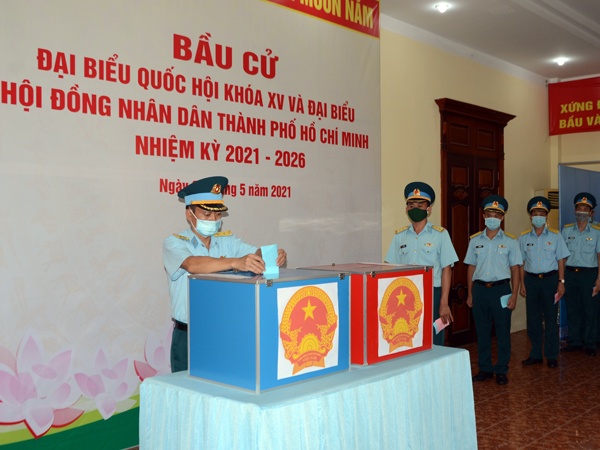 Cử tri Quân chủng Phòng không - Không quân tham gia bầu cử đại biểu Quốc hội khóa XV và đại biểu Hội đồng nhân dân các cấp nhiệm kỳ 2021-2026