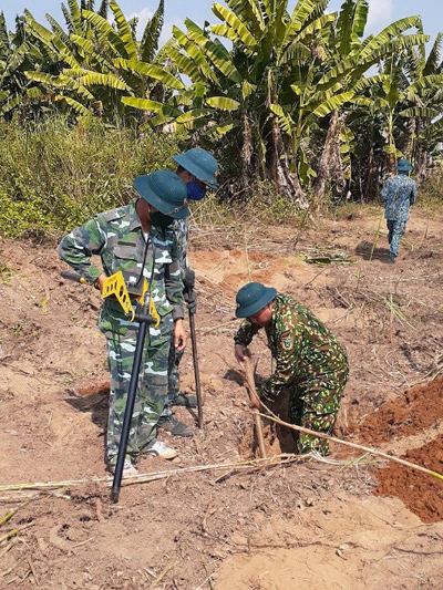 Bài 2: Bản lĩnh người lính rà phá bom mìn