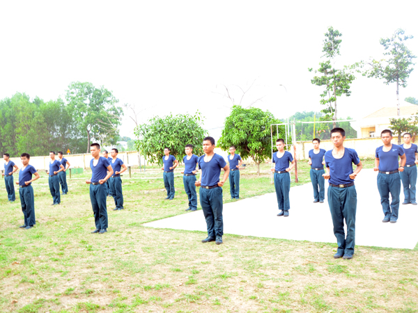 Chiến sĩ mới Sư đoàn 370 thi đua luyện rèn