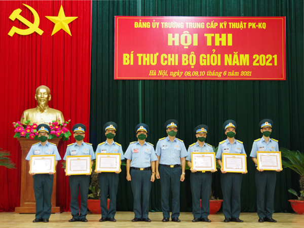Trường Trung cấp Kỹ thuật PK-KQ tổ chức Hội thi Bí thư chi bộ giỏi năm 2021