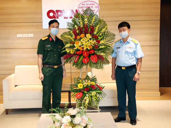 Quân chủng PK-KQ chúc mừng các cơ quan thông tấn, báo chí nhân kỷ niệm 96 năm Ngày Báo chí cách mạng Việt Nam