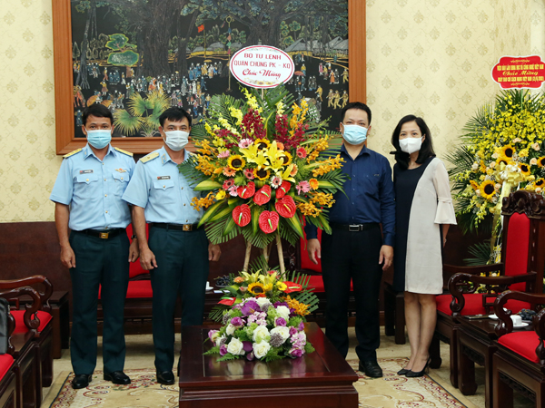 Quân chủng Phòng không - Không quân chúc mừng các cơ quan báo chí nhân kỷ niệm 96 năm Ngày Báo chí cách mạng Việt Nam 21-6