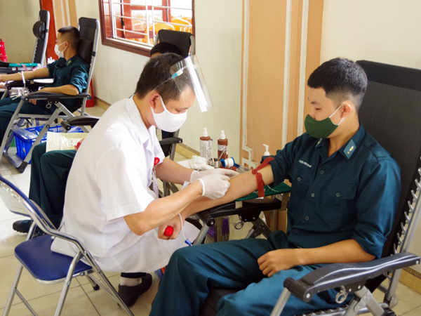 Sôi nổi hiến máu tình nguyện giữa mùa dịch