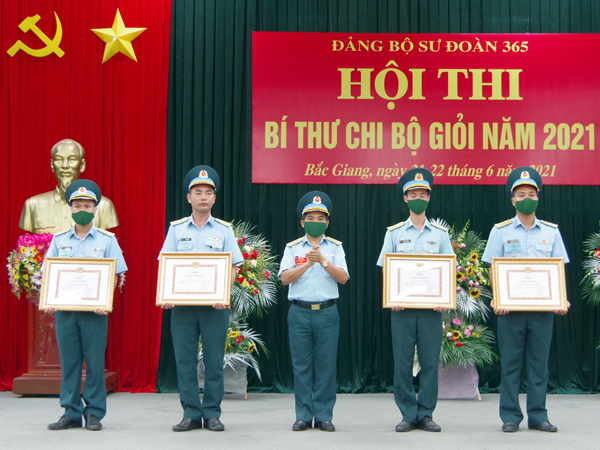 Sư đoàn 365 và Trường Sĩ quan Không quân tổ chức Hội thi Bí thư chi bộ giỏi năm 2021