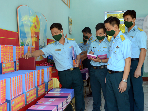 Xây dựng đơn vị vững mạnh toàn diện “mẫu mực, tiêu biểu” ở Trung đoàn 290