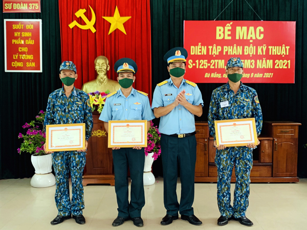 Sư đoàn 375 Hội thao Diễn tập phân đội kỹ thuật tên lửa năm 2021