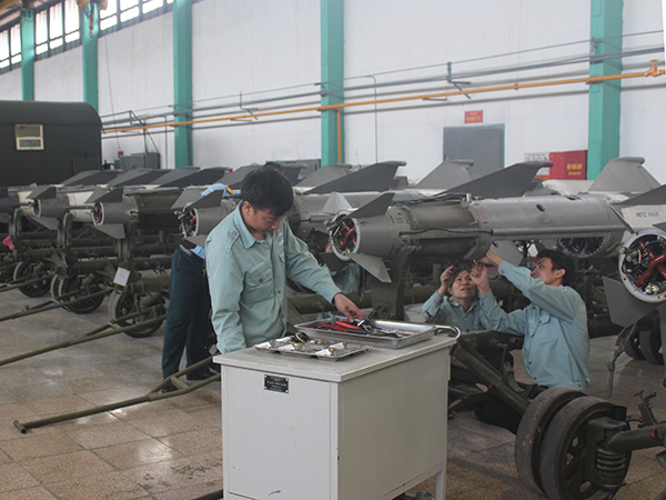 Xứng đáng là cơ sở đầu ngành về sửa chữa khí tài tên lửa