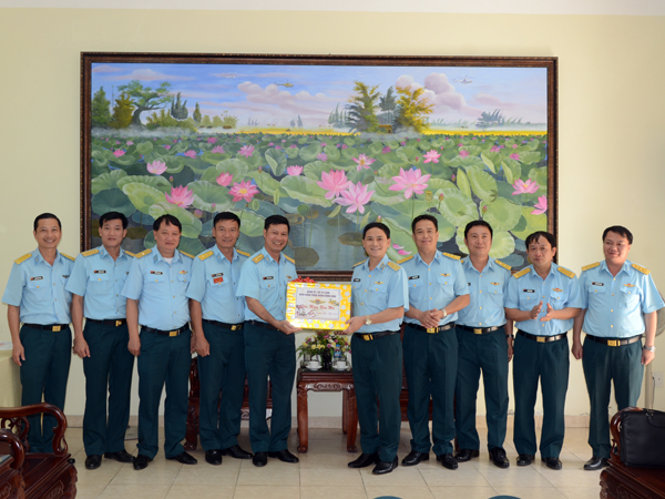 Quân chủng Phòng không - Không quân kiểm tra sẵn sàng chiến đấu và tổ chức Tết Nguyên đán Tân Sửu Trạm Ra đa 50 và Trung đoàn 917