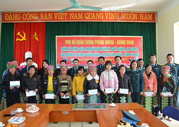 Mang yêu thương đến với phụ nữ vùng cao