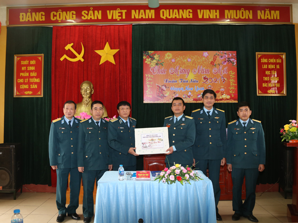 Quân chủng Phòng không - Không quân kiểm tra sẵn sàng chiến đấu và chúc Tết các đơn vị khu vực phía Bắc