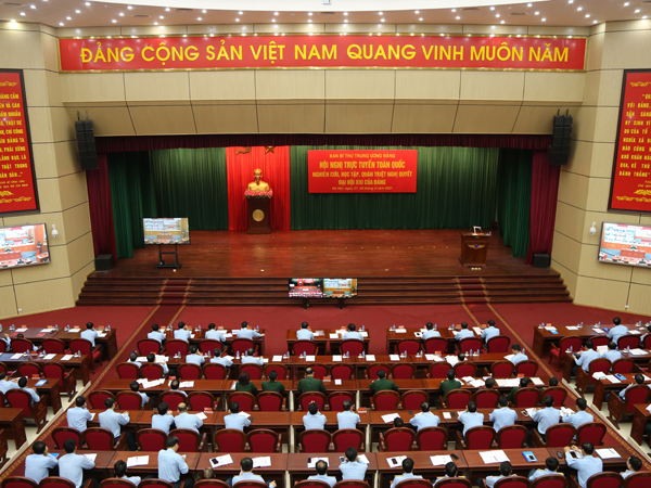 Quân chủng Phòng không - Không quân tổ chức 10 điểm cầu tham gia Hội nghị tuyến toàn quốc nghiên cứu, học tập, quán triệt Nghị quyết Đại hội XIII của Đảng