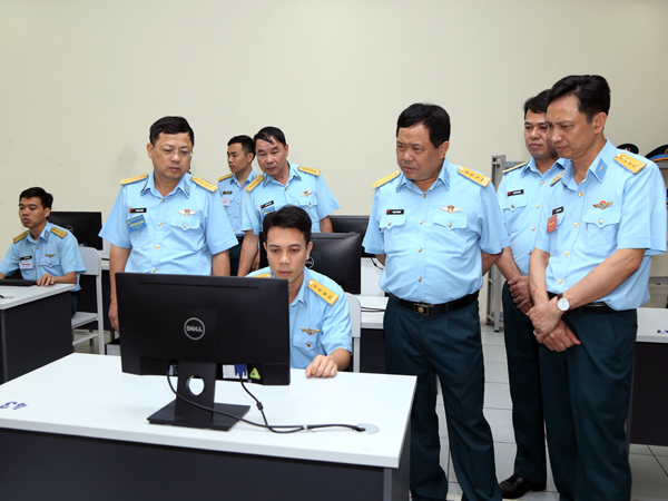 Sư đoàn 371 và Học viện Phòng không-Không quân tổ chức Hội thi Báo cáo viên giỏi năm 2021