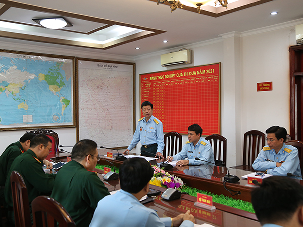 Hội nghị khảo sát về việc sử dụng Tạp chí Quốc phòng toàn dân trong Quân chủng PK-KQ