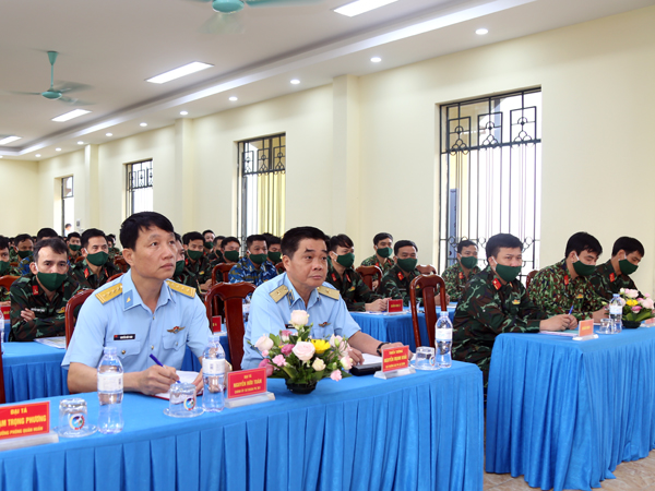 Cục Phòng không lục quân tập huấn Chủ nhiệm trinh sát, Báo vụ, Tiêu đồ, Trung đội trưởng chỉ huy, Đài trưởng Đài Quan sát Phòng không các Quân khu, Quân đoàn và Quân chủng Hải quân