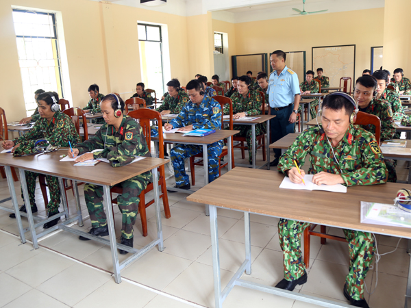 Cục Phòng không lục quân tập huấn Chủ nhiệm trinh sát, Báo vụ, Tiêu đồ, Trung đội trưởng chỉ huy, Đài trưởng Đài Quan sát Phòng không các Quân khu, Quân đoàn và Quân chủng Hải quân