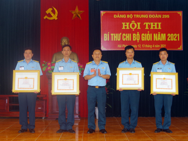 Đảng ủy Trung đoàn 295 thi Bí thư chi bộ giỏi năm 2021