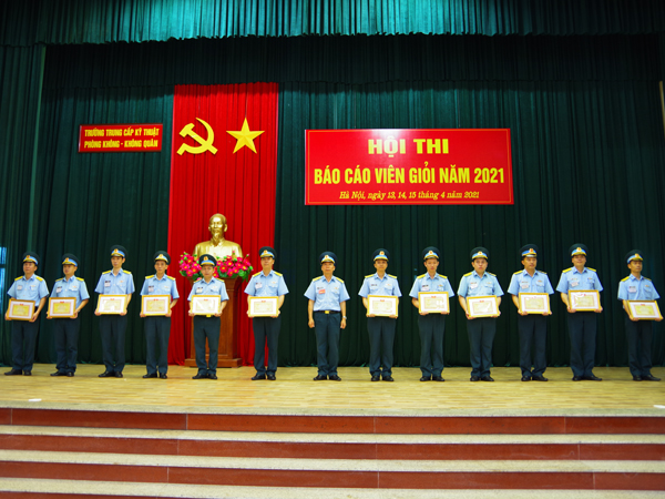 Trường Trung cấp Kỹ thuật PK-KQ tổ chức Hội thi Báo cáo viên giỏi năm 2021