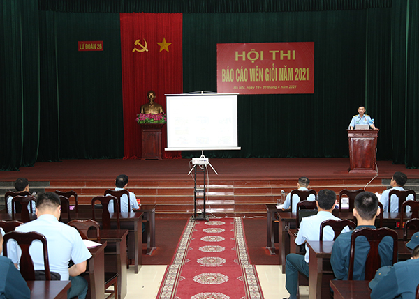 Sôi nổi tranh tài báo cáo viên giỏi
