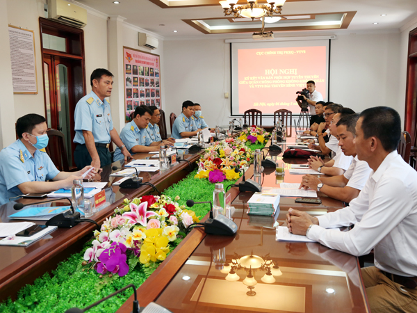 Hội nghị ký kết văn bản phối hợp tuyên truyền giữa Quân chủng Phòng không Không quân và Trung tâm Truyền hình Việt Nam khu vực miền Trung - Tây Nguyên (VTV8)