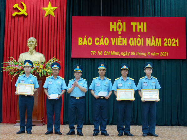 Các đơn vị trong Quân chủng Phòng không - Không quân tổ chức Hội thi Báo cáo viên giỏi năm 2021