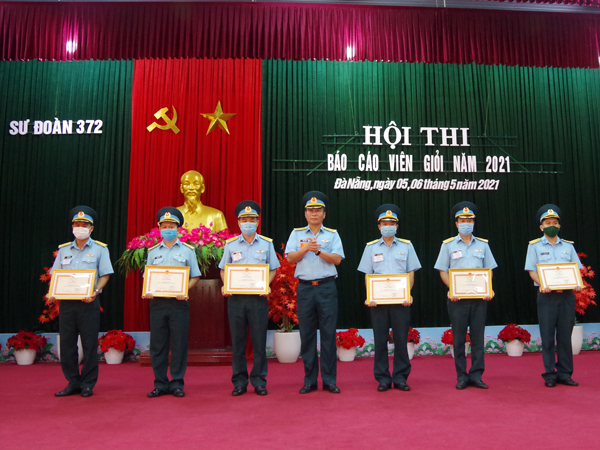 Các đơn vị trong Quân chủng Phòng không - Không quân tổ chức Hội thi Báo cáo viên giỏi năm 2021