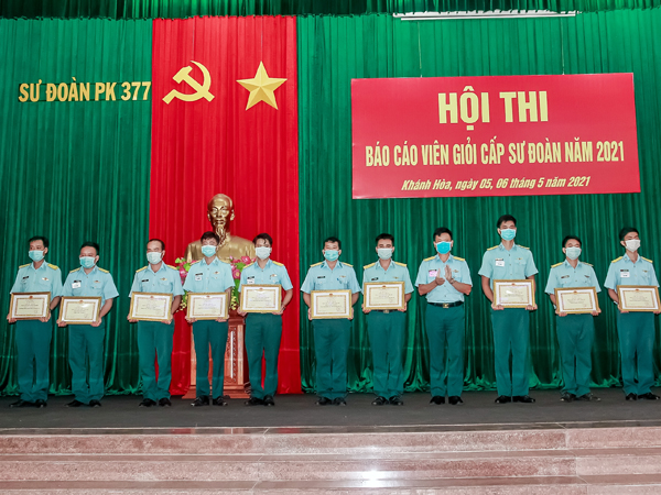 Các đơn vị trong Quân chủng Phòng không - Không quân tổ chức Hội thi Báo cáo viên giỏi năm 2021