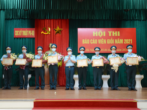 Các đơn vị trong Quân chủng Phòng không - Không quân tổ chức Hội thi Báo cáo viên giỏi năm 2021